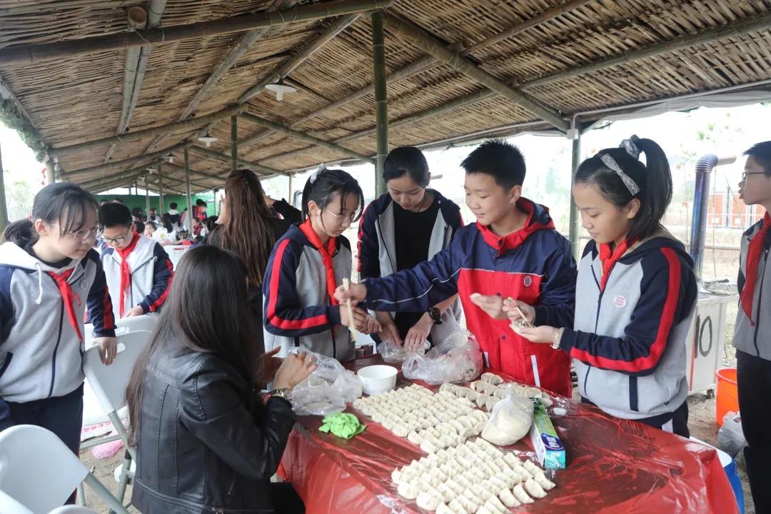 “秋游自在·艺启自然”——记天元公学初中部秋游综合实践活动