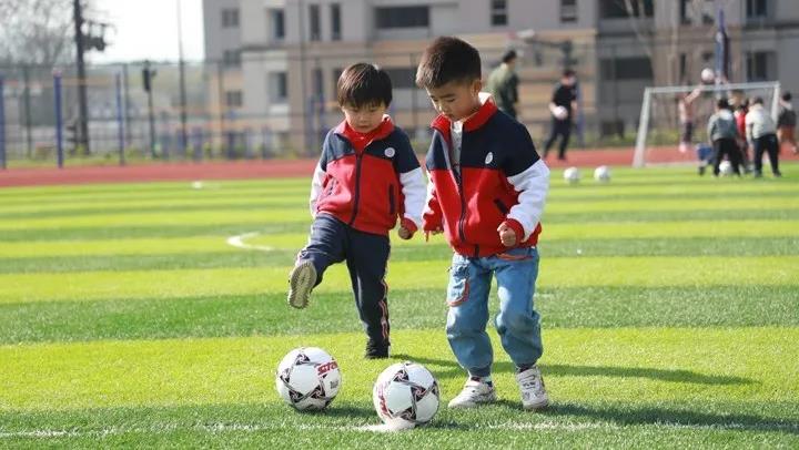 花式玩球，“球”乐无穷——记天元公学幼儿园趣味玩球系列活动